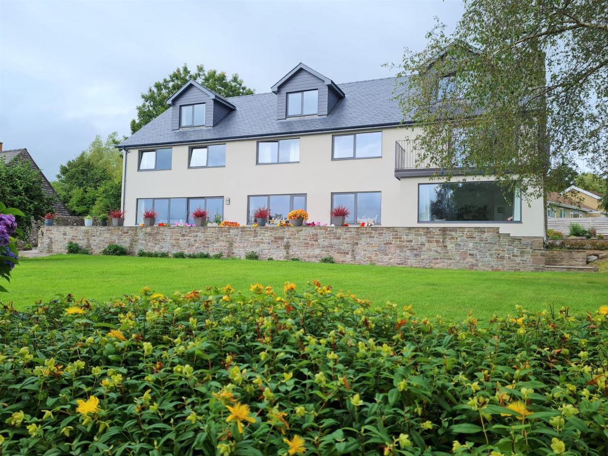 Camden Lodge B&B Brecon. Exterior foto
